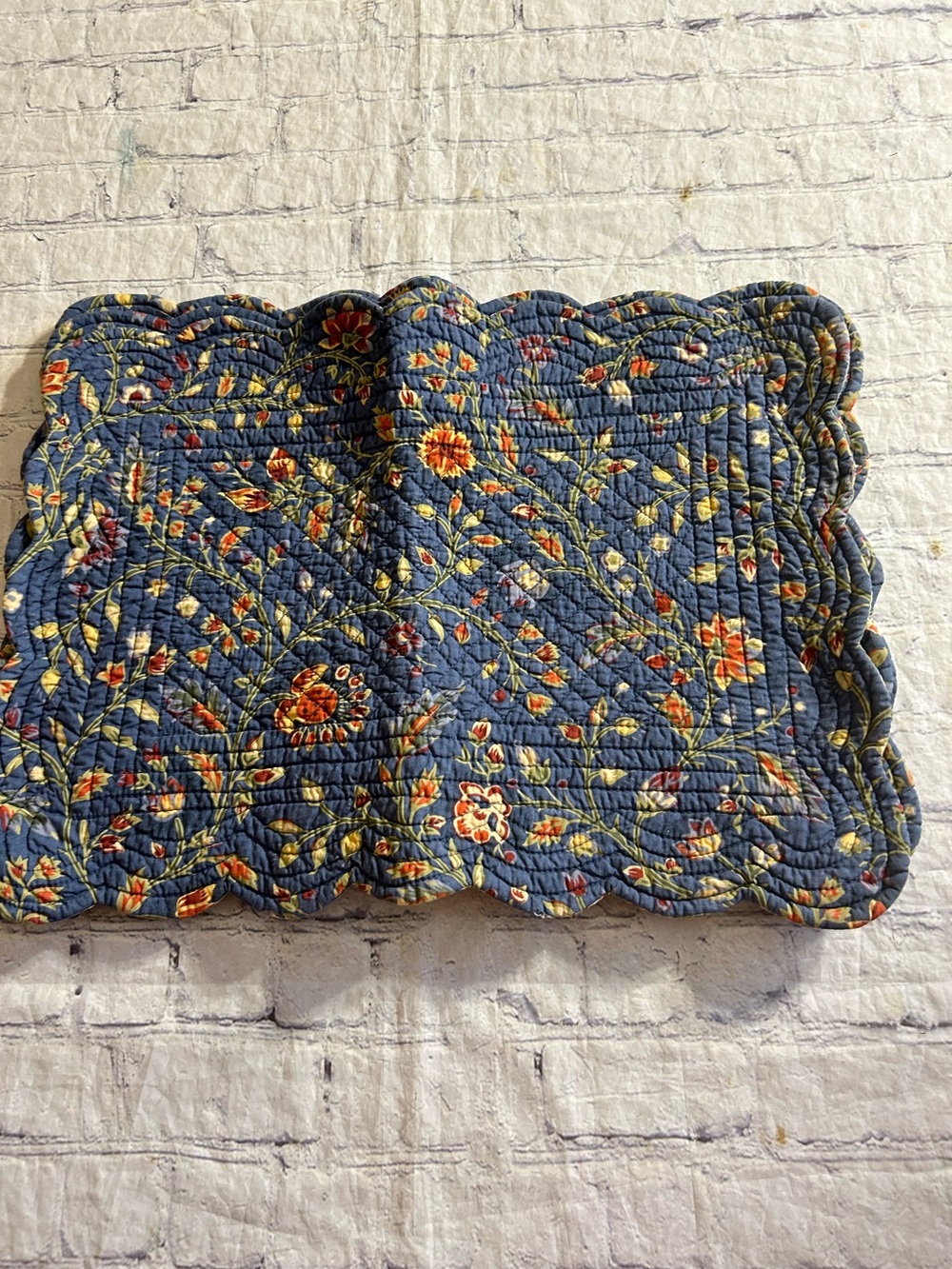 WILLIAMSBURG COLLECTION WAKEFIELD INDIGO BLUE FLORAL QUILTED TABLEMATS (4)